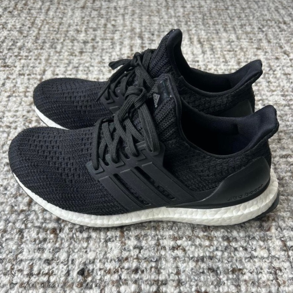 Adidas UltraBoost 7